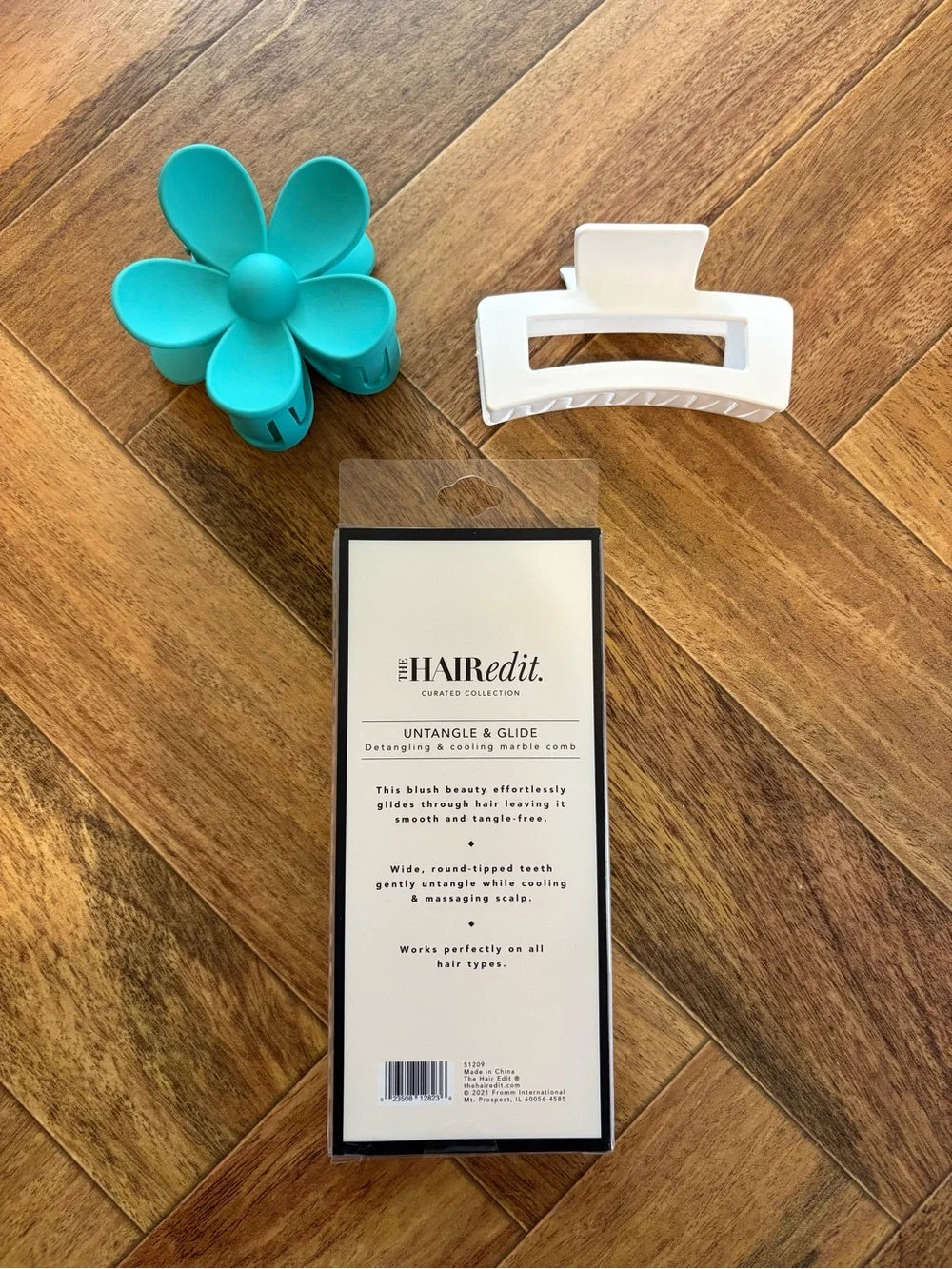 The HAIRedit Detangling and Cooling Marble Comb
